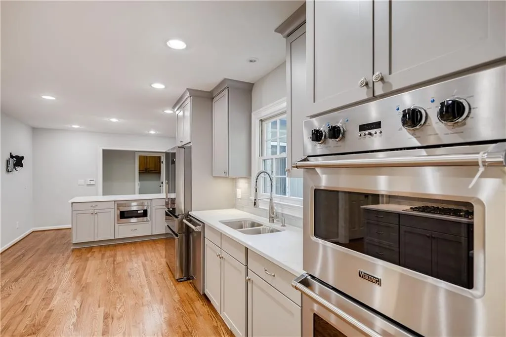 340 Aldenshire Place, Sandy Springs, Georgia 30350, 5 Bedrooms Bedrooms, ,4 BathroomsBathrooms,Residential,Sold,340 Aldenshire Place,6637079