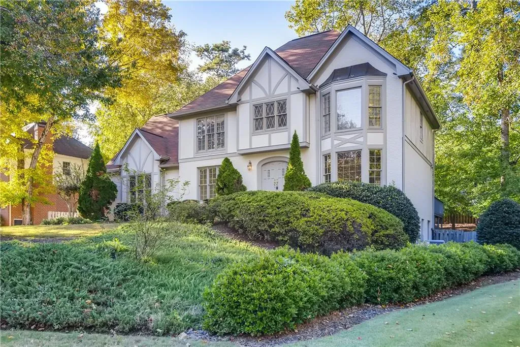 340 Aldenshire Place, Sandy Springs, Georgia 30350, 5 Bedrooms Bedrooms, ,4 BathroomsBathrooms,Residential,Sold,340 Aldenshire Place,6637079