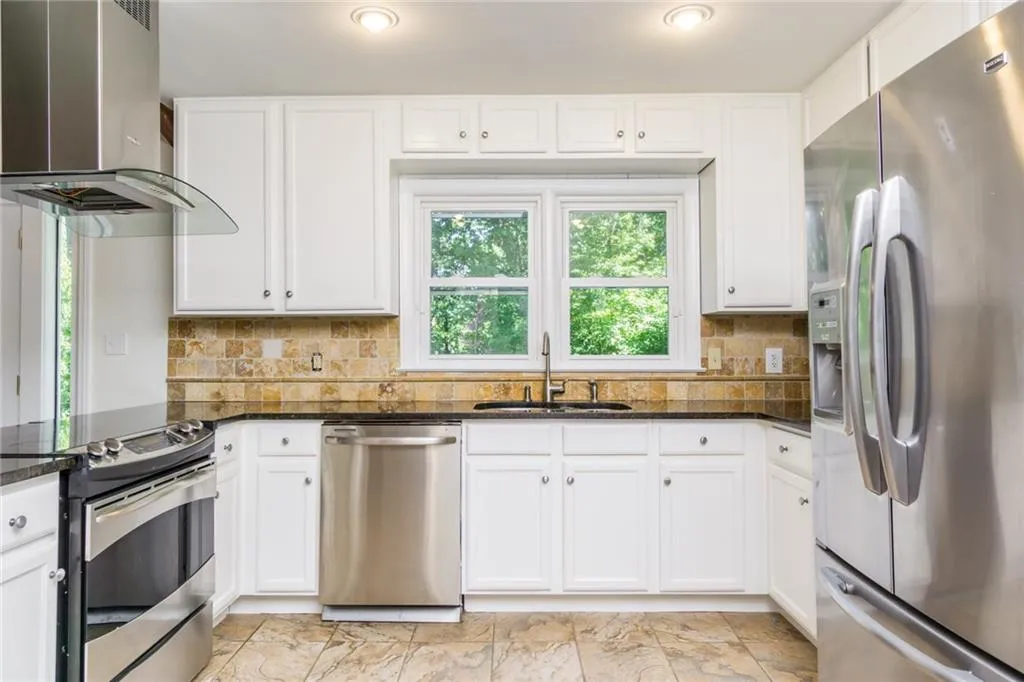 5615 Kayron Drive, Atlanta, Georgia 30342, 3 Bedrooms Bedrooms, ,2 BathroomsBathrooms,Residential,Sold,5615 Kayron Drive,5999820