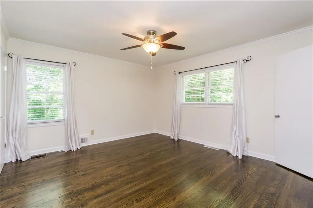5615 Kayron Drive, Atlanta, Georgia 30342, 3 Bedrooms Bedrooms, ,2 BathroomsBathrooms,Residential,Sold,5615 Kayron Drive,5999820
