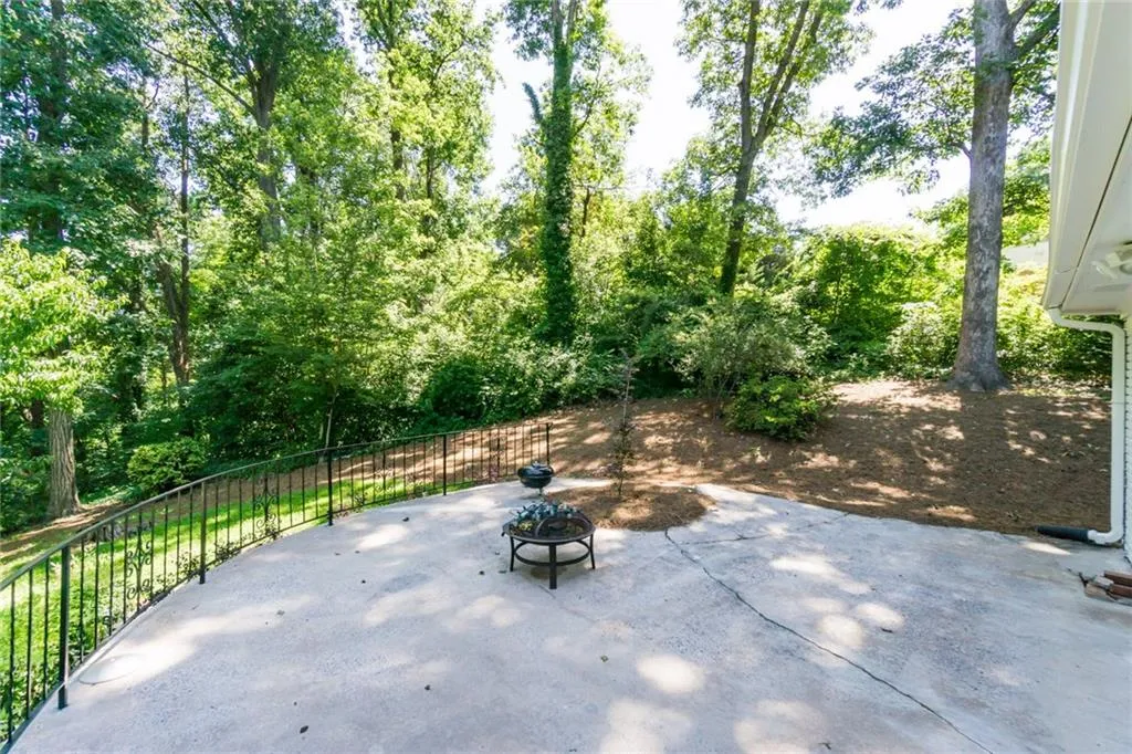5615 Kayron Drive, Atlanta, Georgia 30342, 3 Bedrooms Bedrooms, ,2 BathroomsBathrooms,Residential,Sold,5615 Kayron Drive,5999820