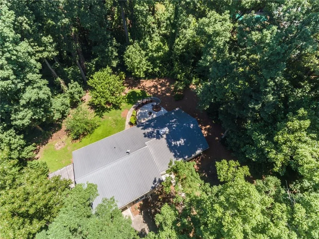 5615 Kayron Drive, Atlanta, Georgia 30342, 3 Bedrooms Bedrooms, ,2 BathroomsBathrooms,Residential,Sold,5615 Kayron Drive,5999820