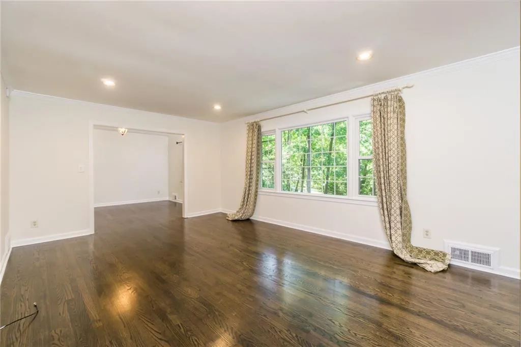 5615 Kayron Drive, Atlanta, Georgia 30342, 3 Bedrooms Bedrooms, ,2 BathroomsBathrooms,Residential,Sold,5615 Kayron Drive,5999820