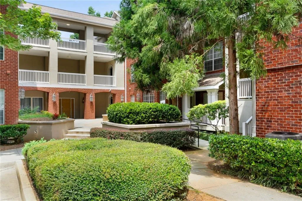 5641 Roswell Road Unit 116, Sandy Springs, Georgia 30342, 2 Bedrooms Bedrooms, ,2 BathroomsBathrooms,Residential,Sold,5641 Roswell Road Unit 116,6929334