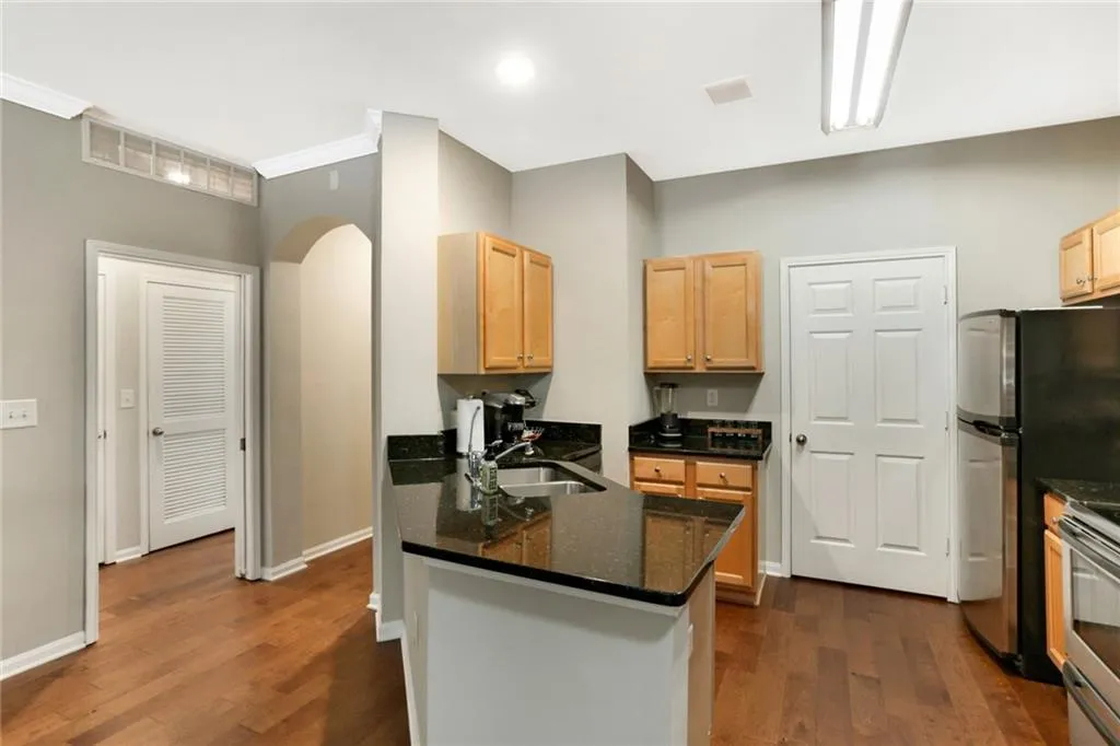 5641 Roswell Road Unit 116, Sandy Springs, Georgia 30342, 2 Bedrooms Bedrooms, ,2 BathroomsBathrooms,Residential,Sold,5641 Roswell Road Unit 116,6929334