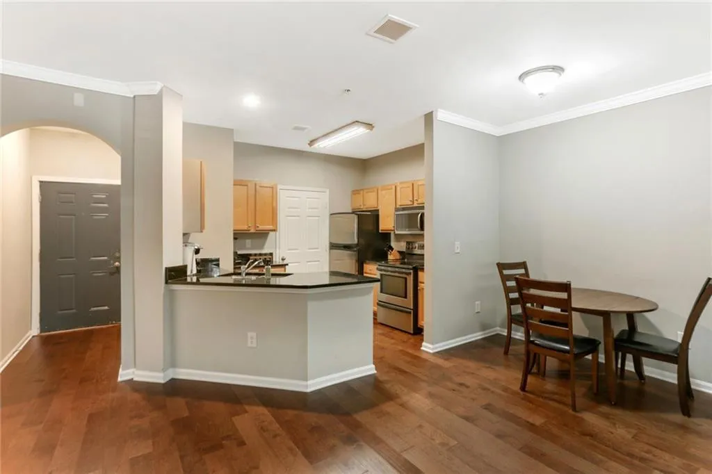 5641 Roswell Road Unit 116, Sandy Springs, Georgia 30342, 2 Bedrooms Bedrooms, ,2 BathroomsBathrooms,Residential,Sold,5641 Roswell Road Unit 116,6929334