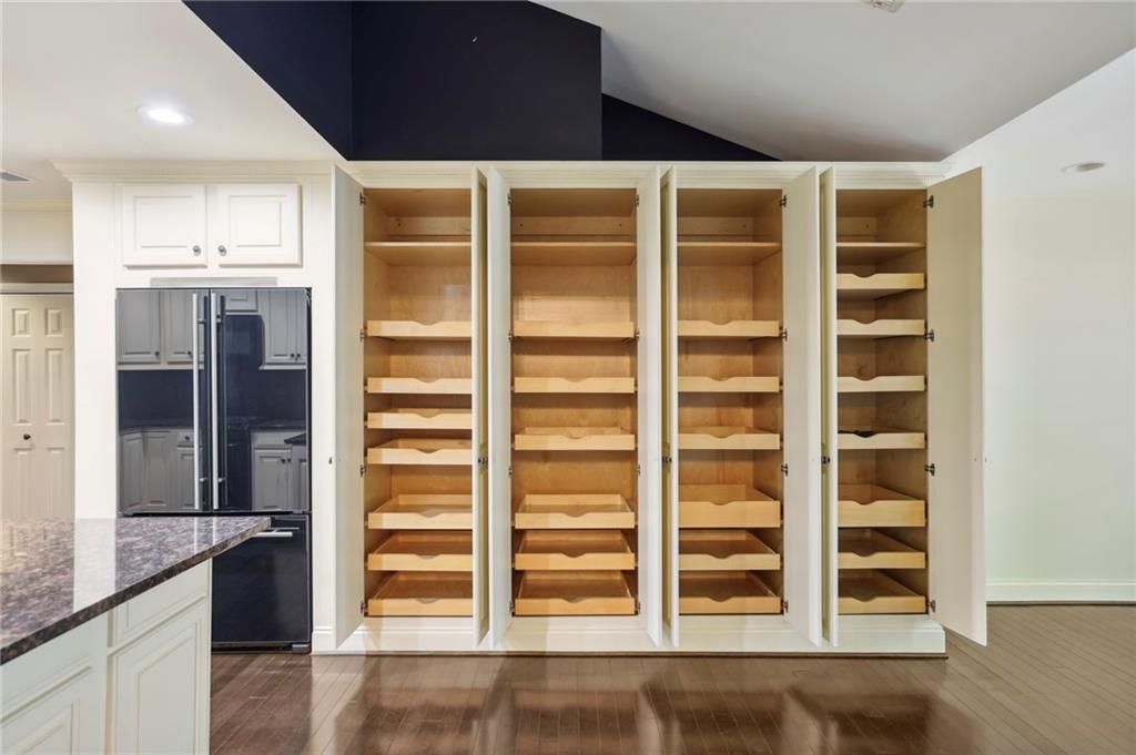 234 The South Chace, Sandy Springs, Georgia 30328, 2 Bedrooms Bedrooms, ,2 BathroomsBathrooms,Residential,Sold,234 The South Chace,7295585