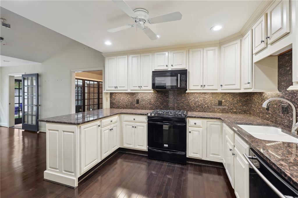 234 The South Chace, Sandy Springs, Georgia 30328, 2 Bedrooms Bedrooms, ,2 BathroomsBathrooms,Residential,Sold,234 The South Chace,7295585