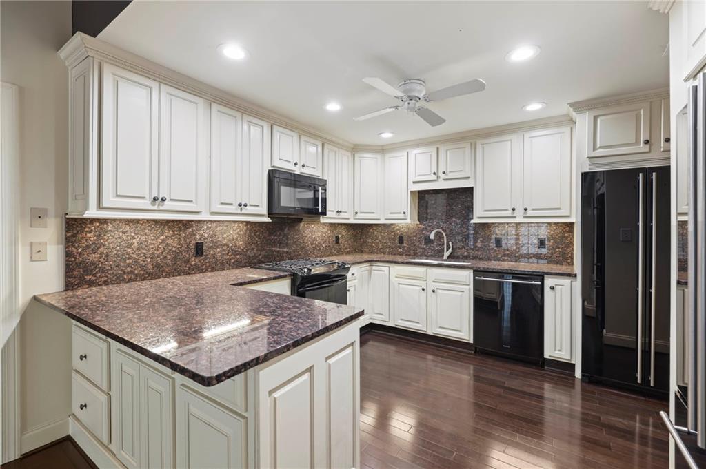 234 The South Chace, Sandy Springs, Georgia 30328, 2 Bedrooms Bedrooms, ,2 BathroomsBathrooms,Residential,Sold,234 The South Chace,7295585