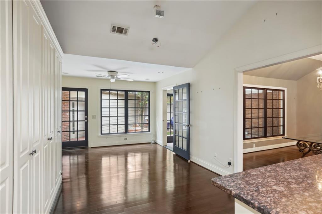 234 The South Chace, Sandy Springs, Georgia 30328, 2 Bedrooms Bedrooms, ,2 BathroomsBathrooms,Residential,Sold,234 The South Chace,7295585