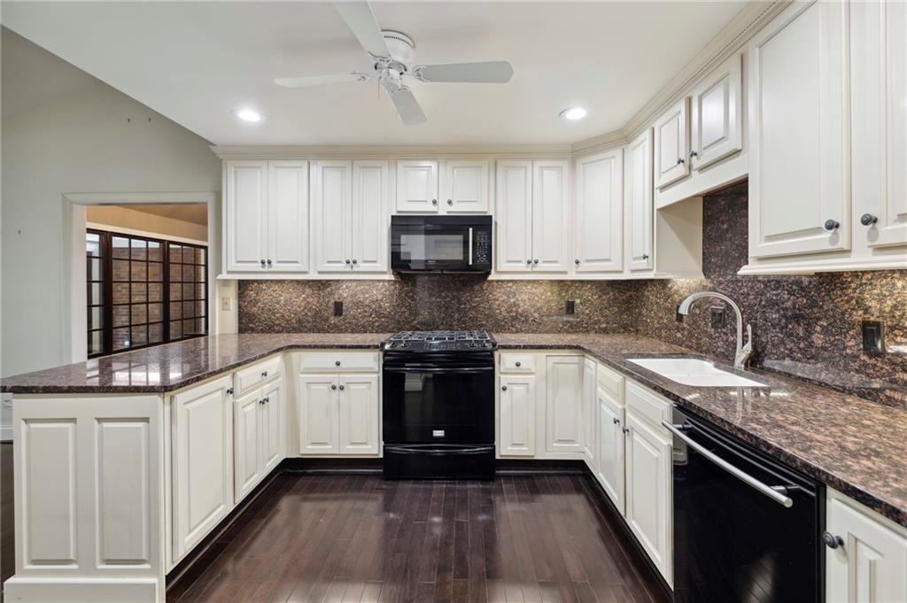 234 The South Chace, Sandy Springs, Georgia 30328, 2 Bedrooms Bedrooms, ,2 BathroomsBathrooms,Residential,Sold,234 The South Chace,7295585