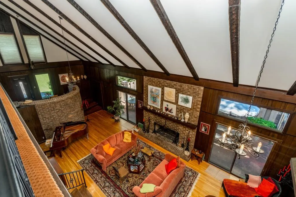 1605 Saint Tropez Way, Sandy Springs, Georgia 30350, 4 Bedrooms Bedrooms, ,2 BathroomsBathrooms,Residential,Sold,1605 Saint Tropez Way,6902686