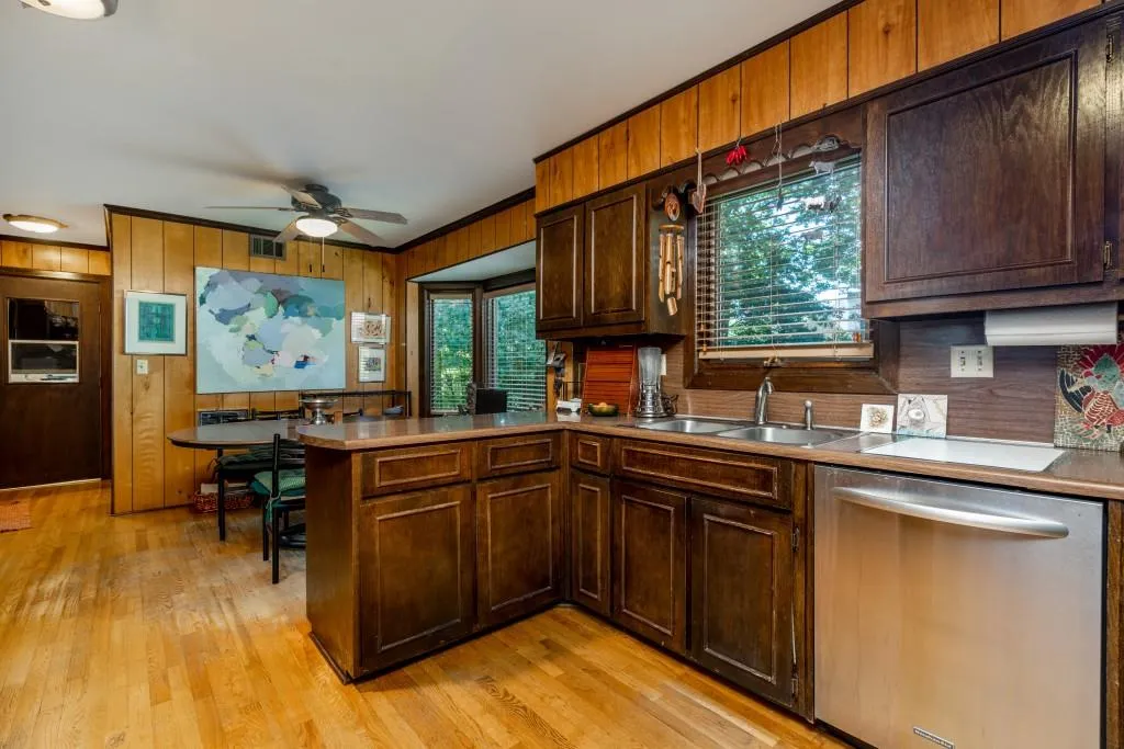 1605 Saint Tropez Way, Sandy Springs, Georgia 30350, 4 Bedrooms Bedrooms, ,2 BathroomsBathrooms,Residential,Sold,1605 Saint Tropez Way,6902686