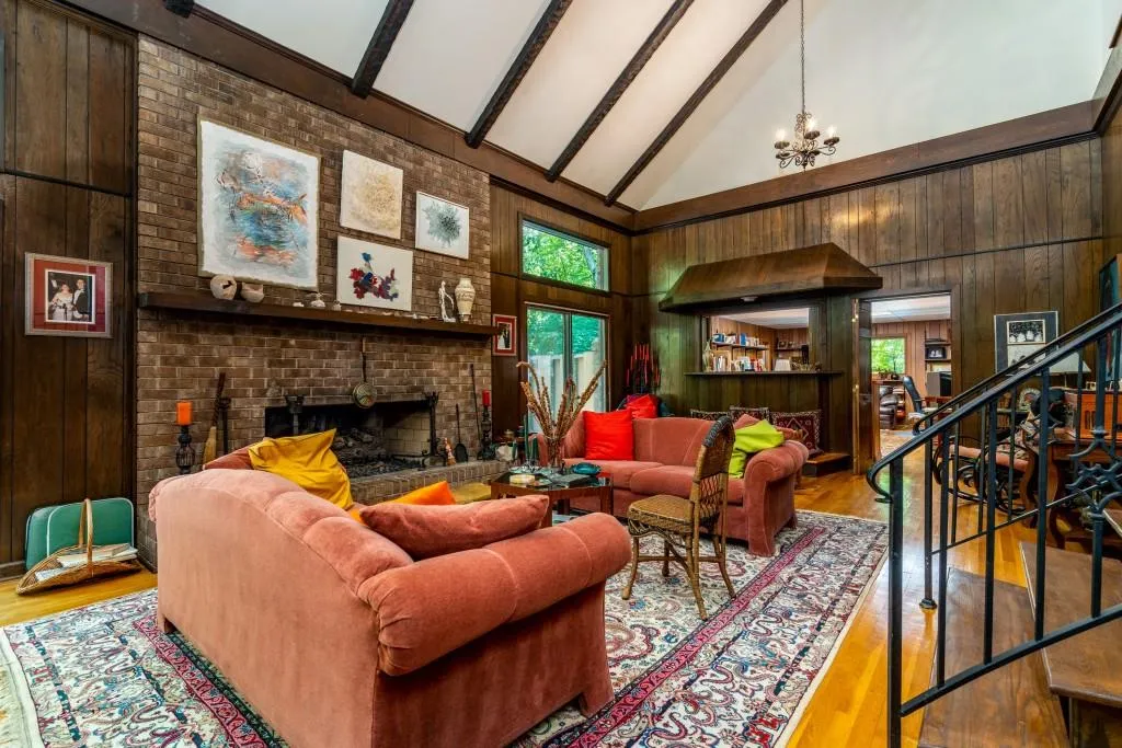 1605 Saint Tropez Way, Sandy Springs, Georgia 30350, 4 Bedrooms Bedrooms, ,2 BathroomsBathrooms,Residential,Sold,1605 Saint Tropez Way,6902686