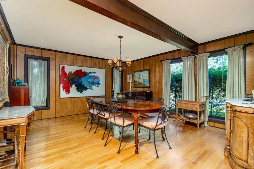 1605 Saint Tropez Way, Sandy Springs, Georgia 30350, 4 Bedrooms Bedrooms, ,2 BathroomsBathrooms,Residential,Sold,1605 Saint Tropez Way,6902686