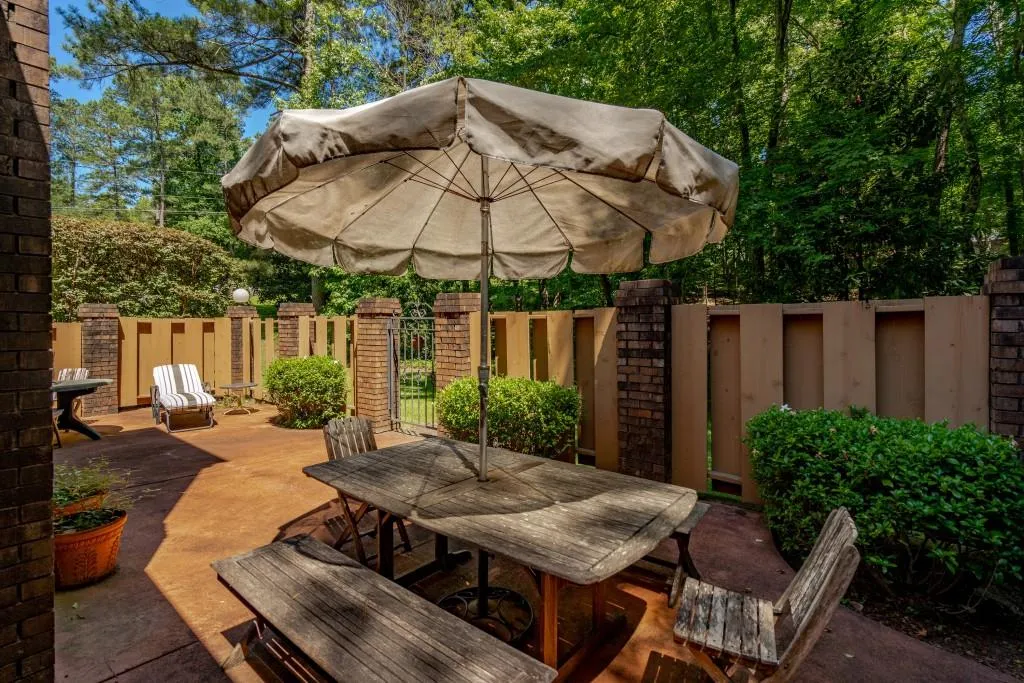 1605 Saint Tropez Way, Sandy Springs, Georgia 30350, 4 Bedrooms Bedrooms, ,2 BathroomsBathrooms,Residential,Sold,1605 Saint Tropez Way,6902686