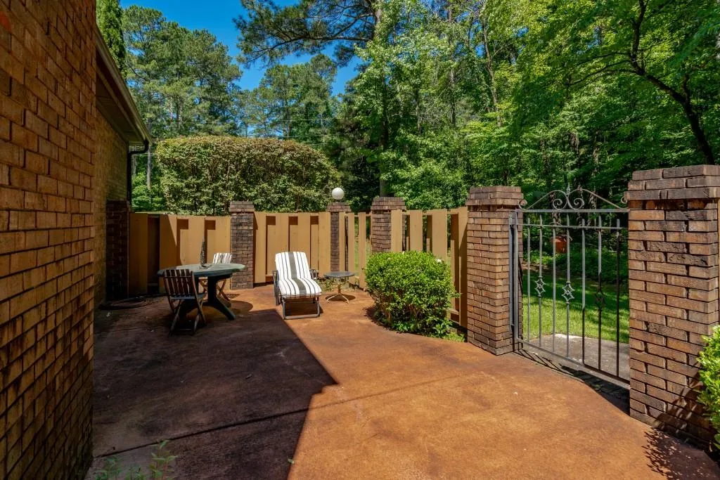 1605 Saint Tropez Way, Sandy Springs, Georgia 30350, 4 Bedrooms Bedrooms, ,2 BathroomsBathrooms,Residential,Sold,1605 Saint Tropez Way,6902686