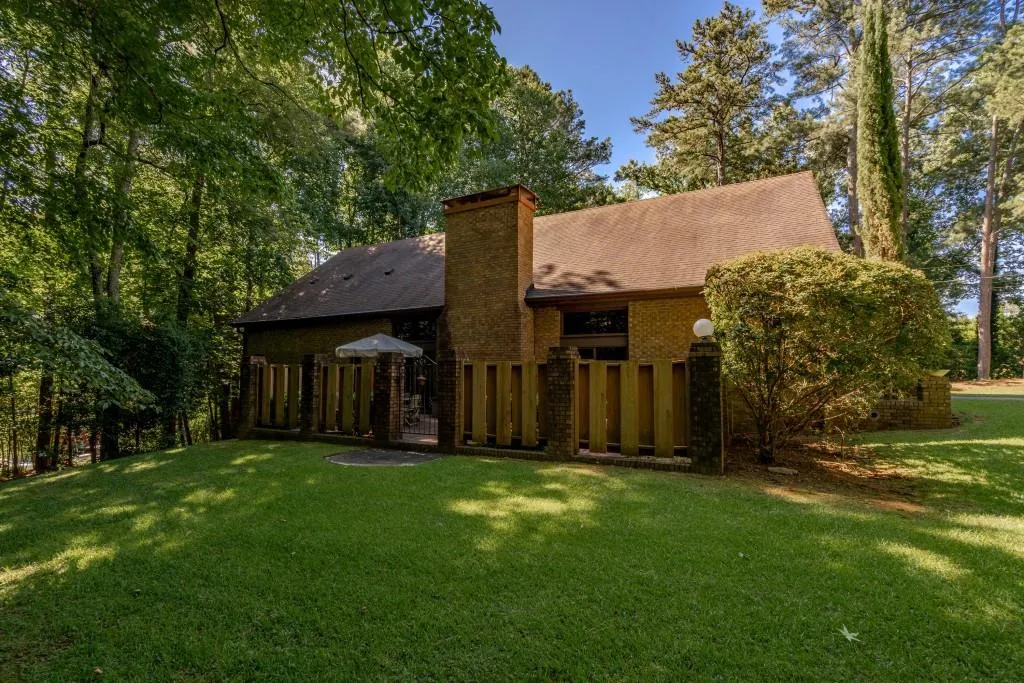 1605 Saint Tropez Way, Sandy Springs, Georgia 30350, 4 Bedrooms Bedrooms, ,2 BathroomsBathrooms,Residential,Sold,1605 Saint Tropez Way,6902686