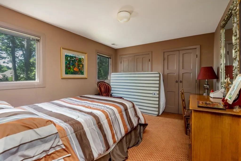 1605 Saint Tropez Way, Sandy Springs, Georgia 30350, 4 Bedrooms Bedrooms, ,2 BathroomsBathrooms,Residential,Sold,1605 Saint Tropez Way,6902686