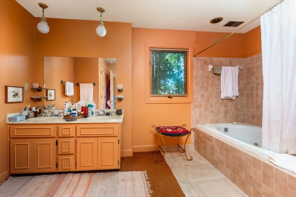 1605 Saint Tropez Way, Sandy Springs, Georgia 30350, 4 Bedrooms Bedrooms, ,2 BathroomsBathrooms,Residential,Sold,1605 Saint Tropez Way,6902686