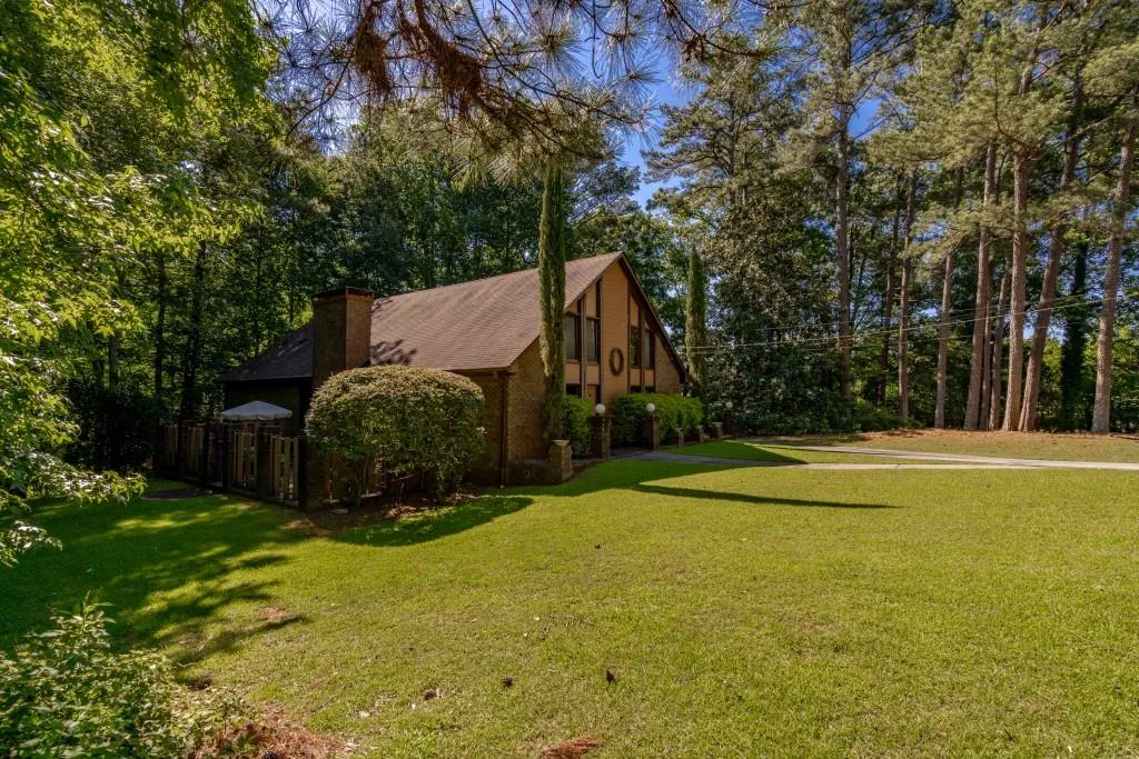 1605 Saint Tropez Way, Sandy Springs, Georgia 30350, 4 Bedrooms Bedrooms, ,2 BathroomsBathrooms,Residential,Sold,1605 Saint Tropez Way,6902686