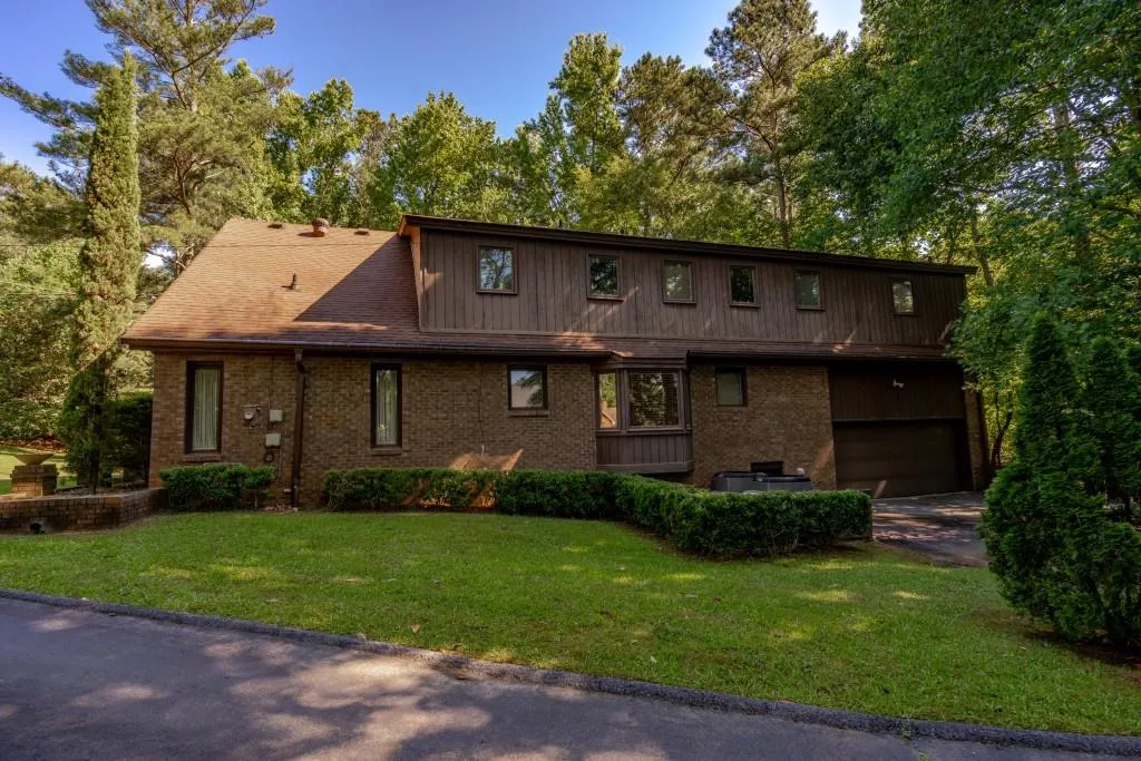 1605 Saint Tropez Way, Sandy Springs, Georgia 30350, 4 Bedrooms Bedrooms, ,2 BathroomsBathrooms,Residential,Sold,1605 Saint Tropez Way,6902686