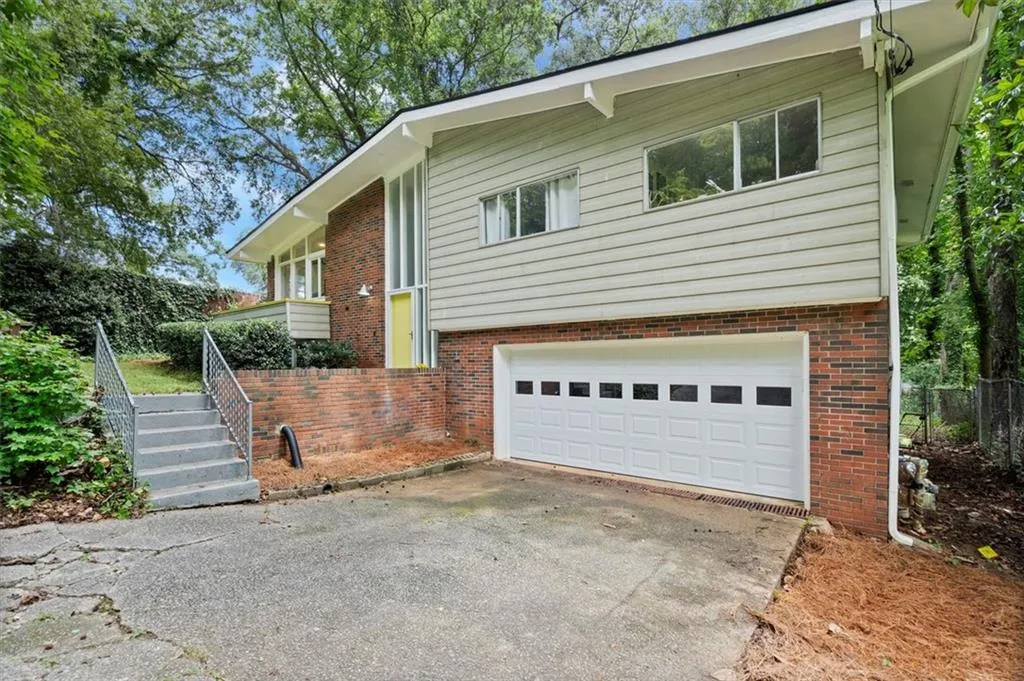 595 Collier Ridge Drive Nw, Atlanta, Georgia 30318, 3 Bedrooms Bedrooms, ,3 BathroomsBathrooms,Residential,For Sale,595 Collier Ridge Drive Nw,7628879