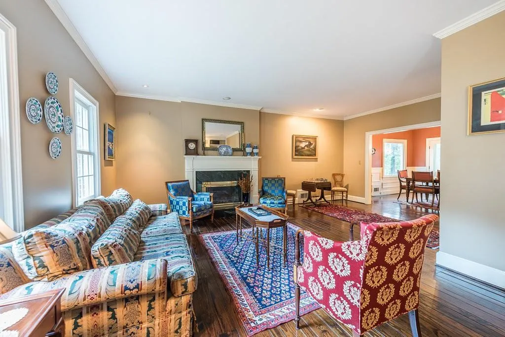 370 Kelson Drive, Sandy Springs, Georgia 30327, 5 Bedrooms Bedrooms, ,4 BathroomsBathrooms,Residential,Sold,370 Kelson Drive,5953889
