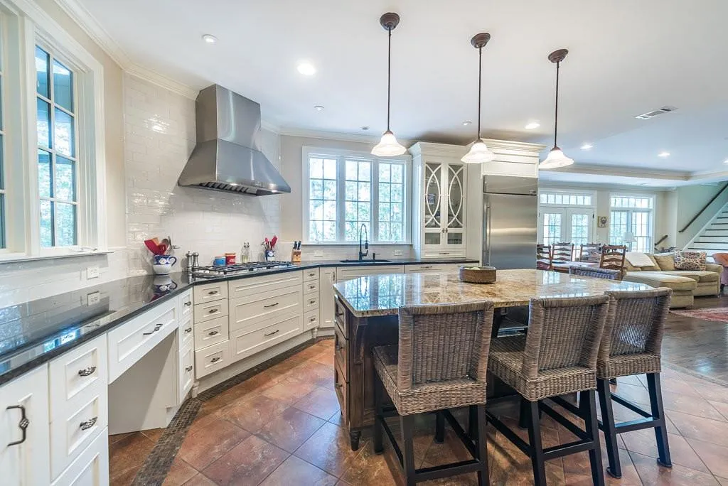 370 Kelson Drive, Sandy Springs, Georgia 30327, 5 Bedrooms Bedrooms, ,4 BathroomsBathrooms,Residential,Sold,370 Kelson Drive,5953889