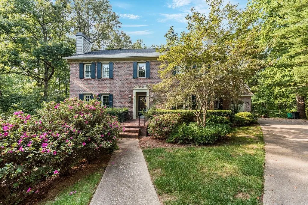 370 Kelson Drive, Sandy Springs, Georgia 30327, 5 Bedrooms Bedrooms, ,4 BathroomsBathrooms,Residential,Sold,370 Kelson Drive,5953889