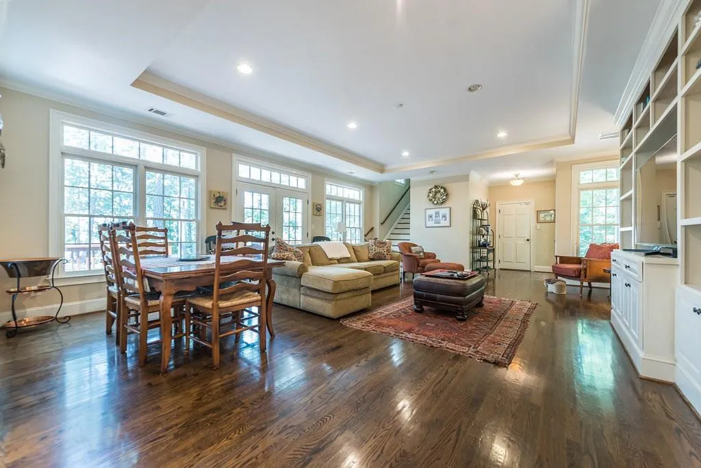 370 Kelson Drive, Sandy Springs, Georgia 30327, 5 Bedrooms Bedrooms, ,4 BathroomsBathrooms,Residential,Sold,370 Kelson Drive,5953889