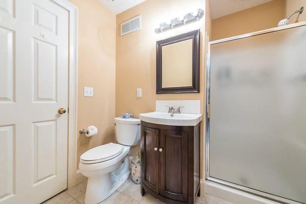 370 Kelson Drive, Sandy Springs, Georgia 30327, 5 Bedrooms Bedrooms, ,4 BathroomsBathrooms,Residential,Sold,370 Kelson Drive,5953889