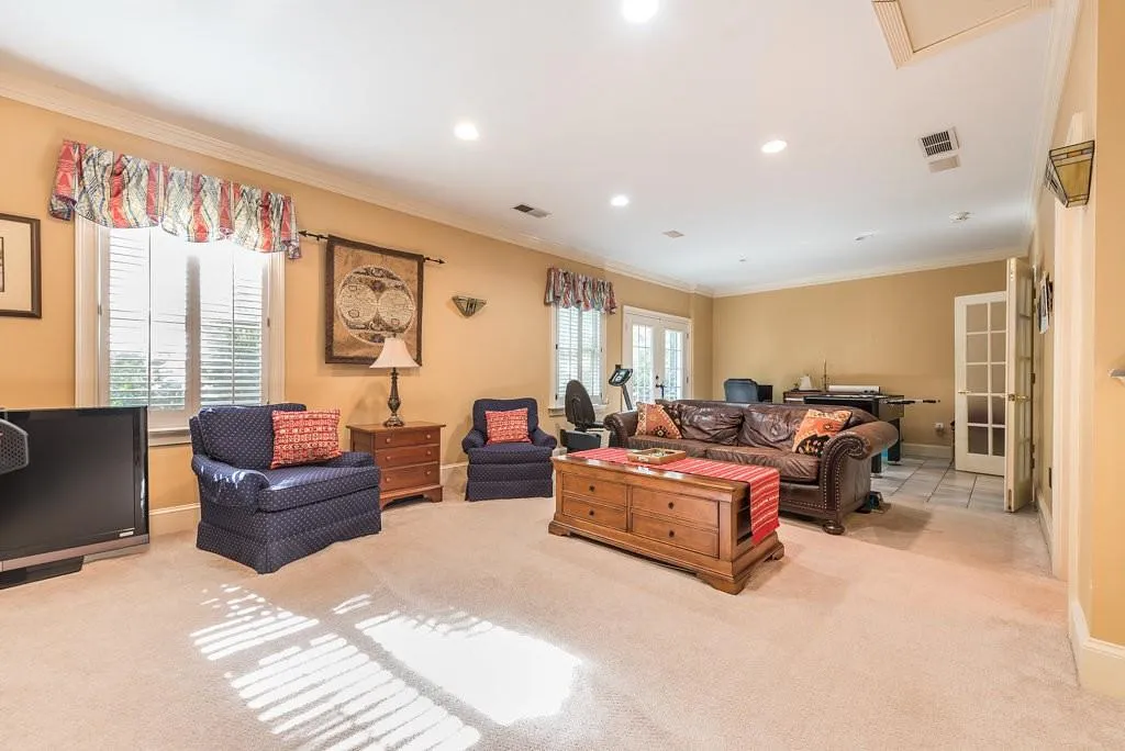 370 Kelson Drive, Sandy Springs, Georgia 30327, 5 Bedrooms Bedrooms, ,4 BathroomsBathrooms,Residential,Sold,370 Kelson Drive,5953889