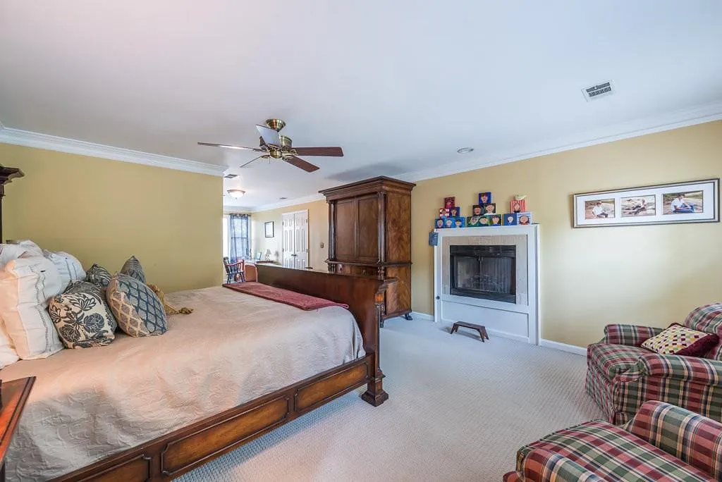 370 Kelson Drive, Sandy Springs, Georgia 30327, 5 Bedrooms Bedrooms, ,4 BathroomsBathrooms,Residential,Sold,370 Kelson Drive,5953889