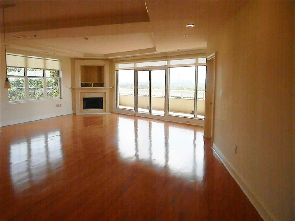 2881 Peachtree Road Ne Unit 803, Atlanta, Georgia 30305, 2 Bedrooms Bedrooms, ,2 BathroomsBathrooms,Residential,Sold,2881 Peachtree Road Ne Unit 803,5648501