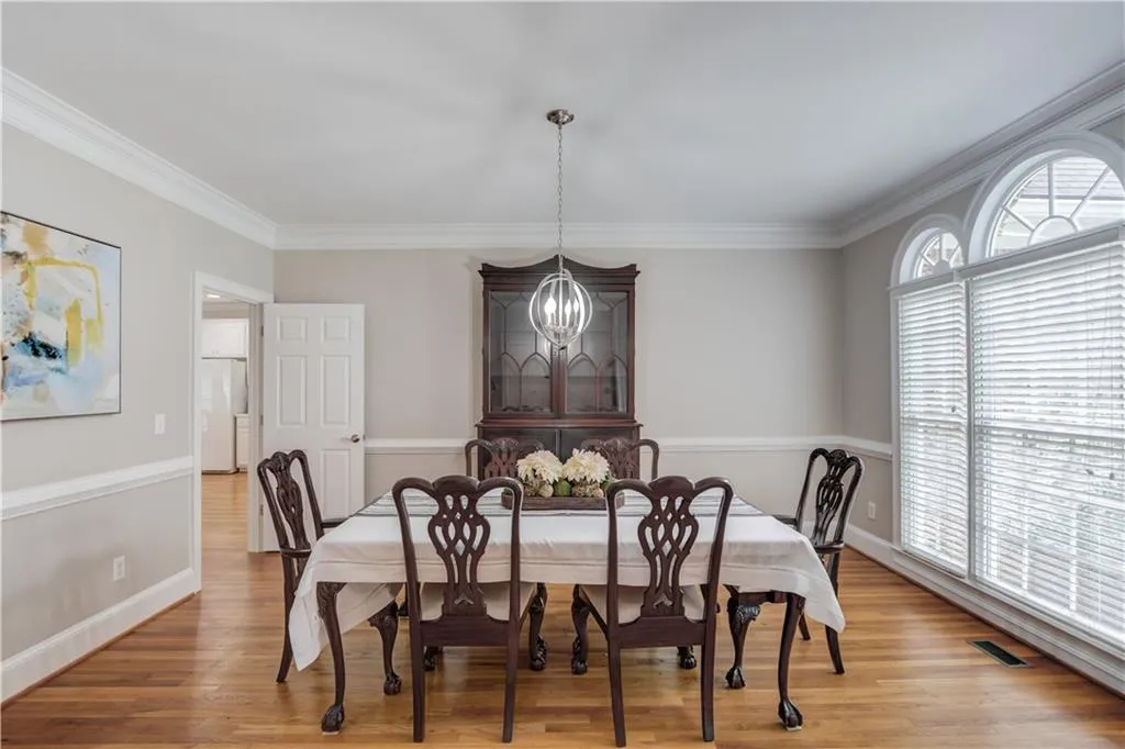 5825 Mitchell Road, Sandy Springs, Georgia 30328, 4 Bedrooms Bedrooms, ,2 BathroomsBathrooms,Residential,Sold,5825 Mitchell Road,6924931