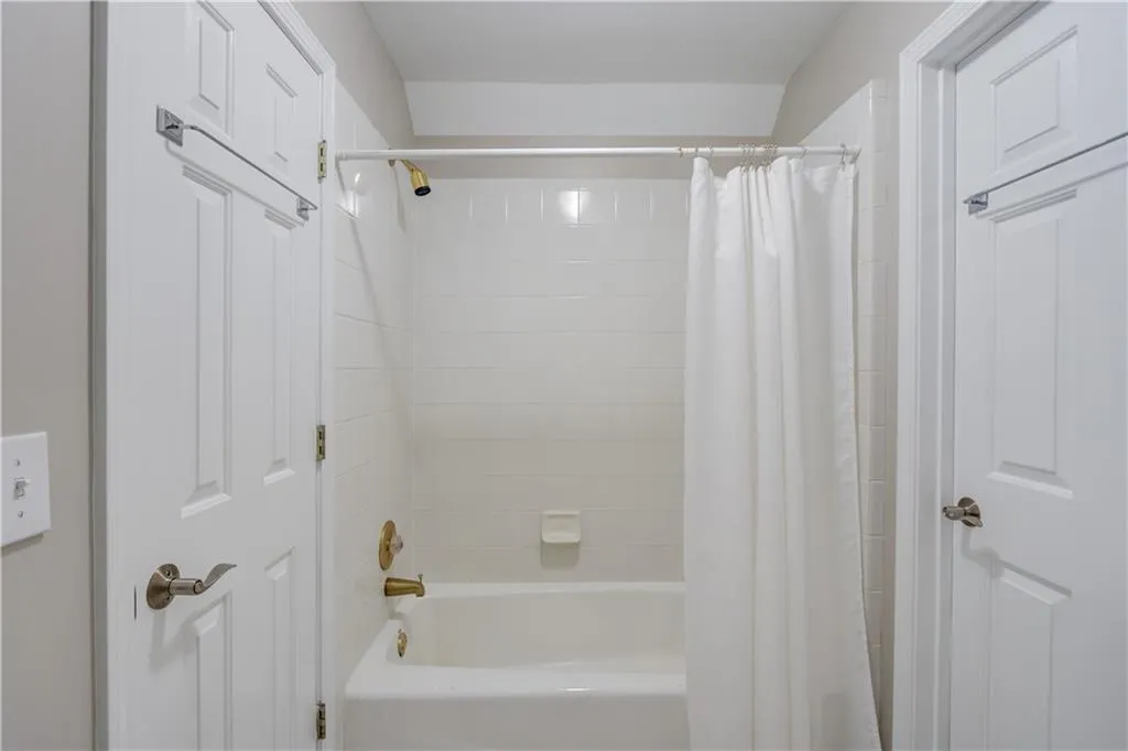 5825 Mitchell Road, Sandy Springs, Georgia 30328, 4 Bedrooms Bedrooms, ,2 BathroomsBathrooms,Residential,Sold,5825 Mitchell Road,6924931