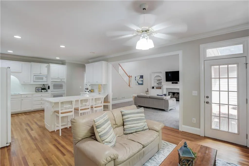 5825 Mitchell Road, Sandy Springs, Georgia 30328, 4 Bedrooms Bedrooms, ,2 BathroomsBathrooms,Residential,Sold,5825 Mitchell Road,6924931