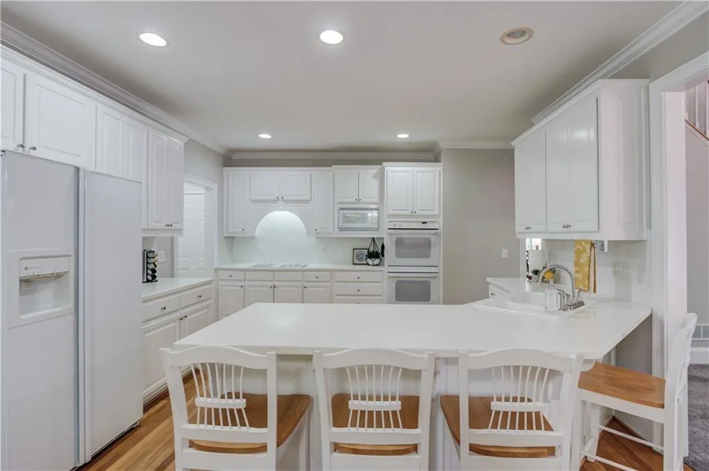 5825 Mitchell Road, Sandy Springs, Georgia 30328, 4 Bedrooms Bedrooms, ,2 BathroomsBathrooms,Residential,Sold,5825 Mitchell Road,6924931