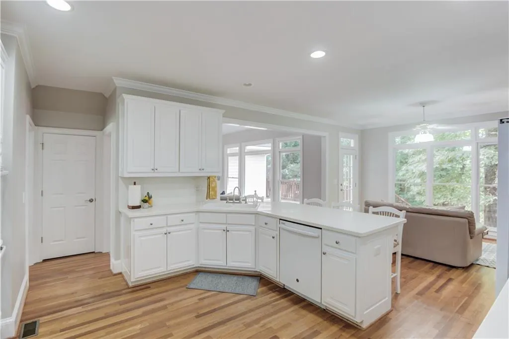 5825 Mitchell Road, Sandy Springs, Georgia 30328, 4 Bedrooms Bedrooms, ,2 BathroomsBathrooms,Residential,Sold,5825 Mitchell Road,6924931