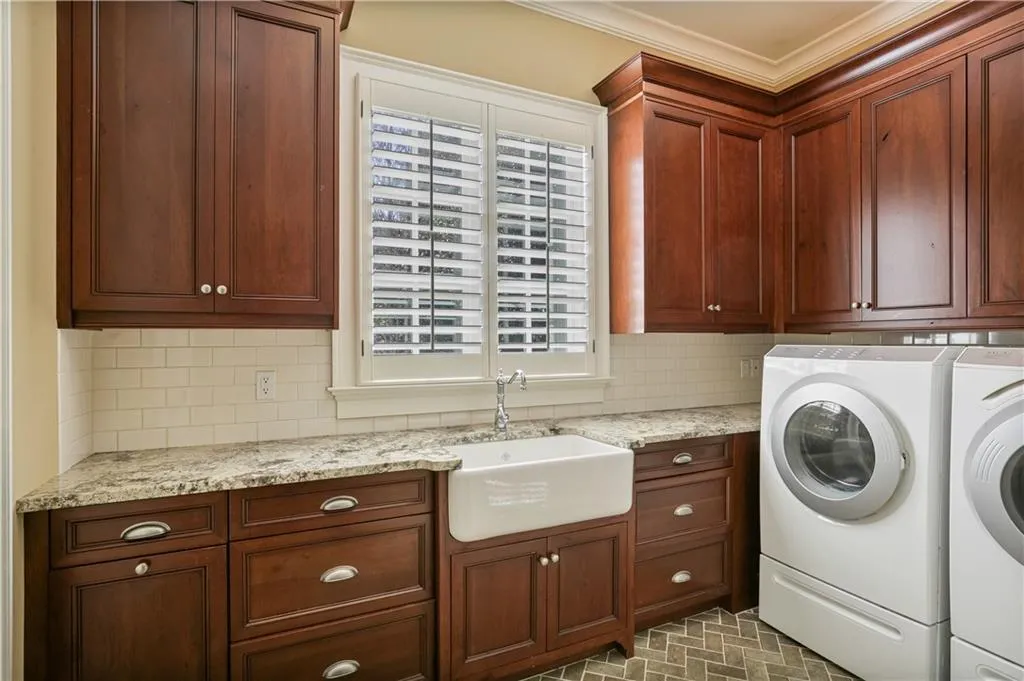 3370 Habersham Road Nw, Atlanta, Georgia 30305, 6 Bedrooms Bedrooms, ,8 BathroomsBathrooms,Residential,For Sale,3370 Habersham Road Nw,7623381