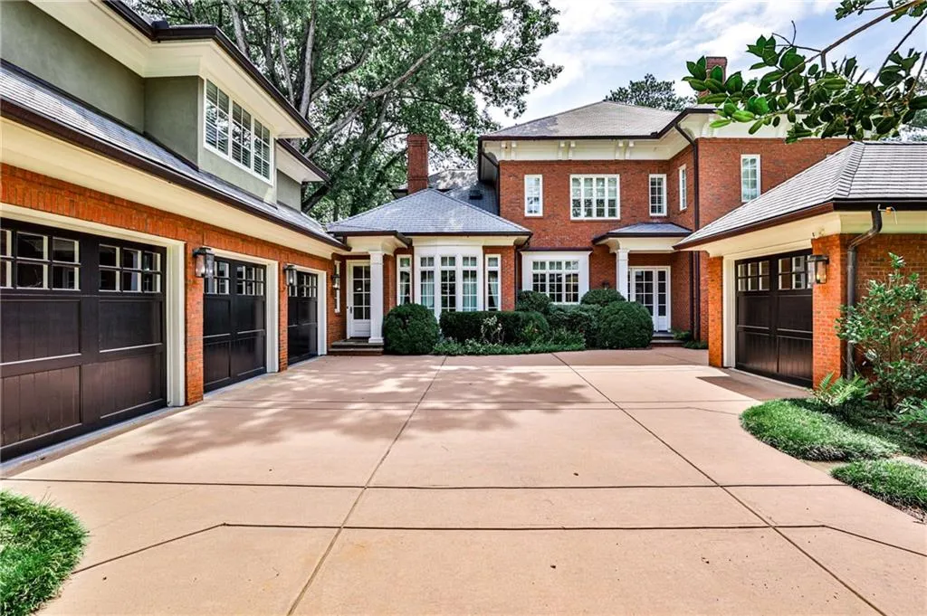 3370 Habersham Road Nw, Atlanta, Georgia 30305, 6 Bedrooms Bedrooms, ,8 BathroomsBathrooms,Residential,For Sale,3370 Habersham Road Nw,7623381