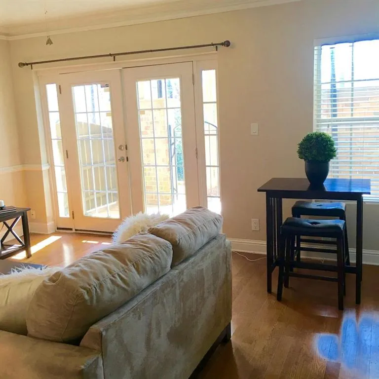 6980 Roswell Road Ne Unit E 13, Sandy Springs, Georgia 30328, 1 Bedroom Bedrooms, ,1 BathroomBathrooms,Residential,Sold,6980 Roswell Road Ne Unit E 13,5648660