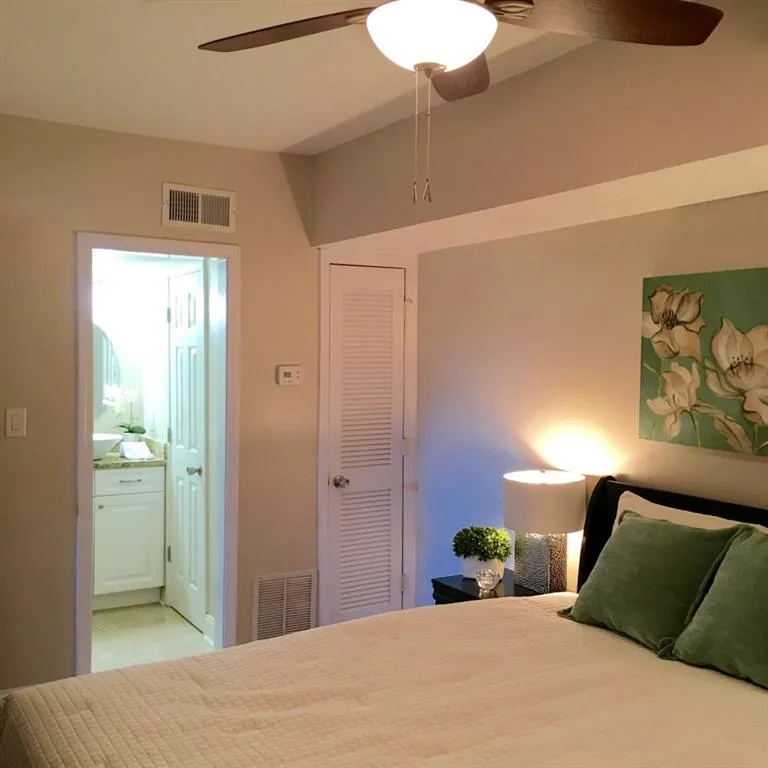 6980 Roswell Road Ne Unit E 13, Sandy Springs, Georgia 30328, 1 Bedroom Bedrooms, ,1 BathroomBathrooms,Residential,Sold,6980 Roswell Road Ne Unit E 13,5648660