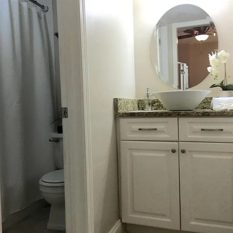 6980 Roswell Road Ne Unit E 13, Sandy Springs, Georgia 30328, 1 Bedroom Bedrooms, ,1 BathroomBathrooms,Residential,Sold,6980 Roswell Road Ne Unit E 13,5648660