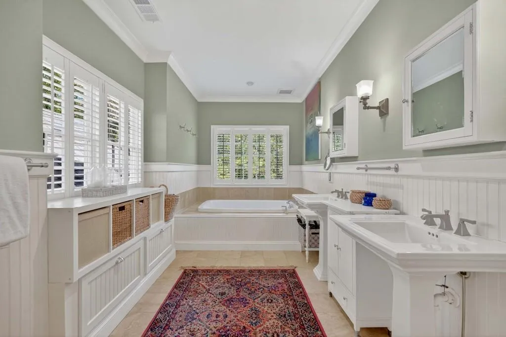 2761 Dover Road Nw, Atlanta, Georgia 30327, 4 Bedrooms Bedrooms, ,4 BathroomsBathrooms,Residential,For Sale,2761 Dover Road Nw,7639763