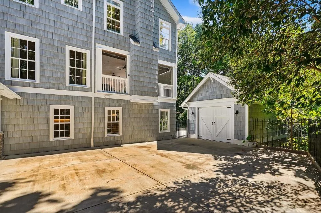 2761 Dover Road Nw, Atlanta, Georgia 30327, 4 Bedrooms Bedrooms, ,4 BathroomsBathrooms,Residential,For Sale,2761 Dover Road Nw,7639763
