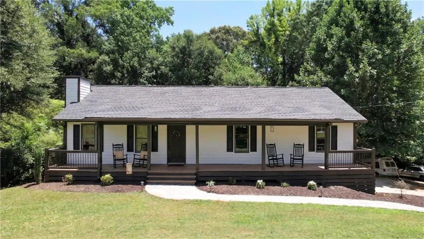 323 Hill Crest Circle, Woodstock, Georgia 30188