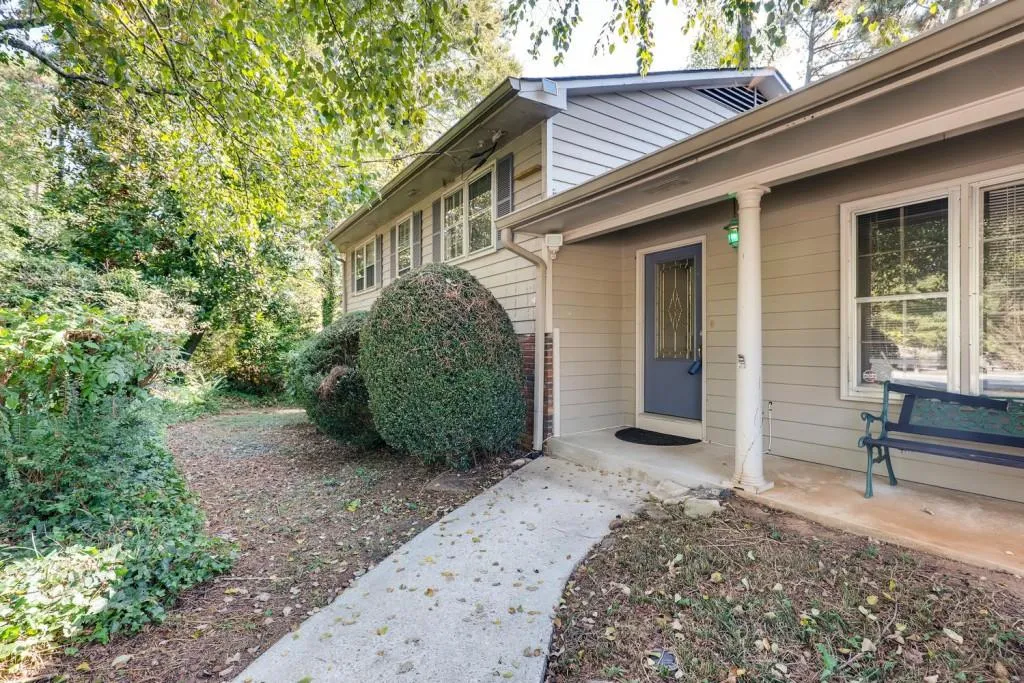 6635 Brandon Mill Road, Sandy Springs, Georgia 30328, 4 Bedrooms Bedrooms, ,3 BathroomsBathrooms,Residential,Sold,6635 Brandon Mill Road,6625544