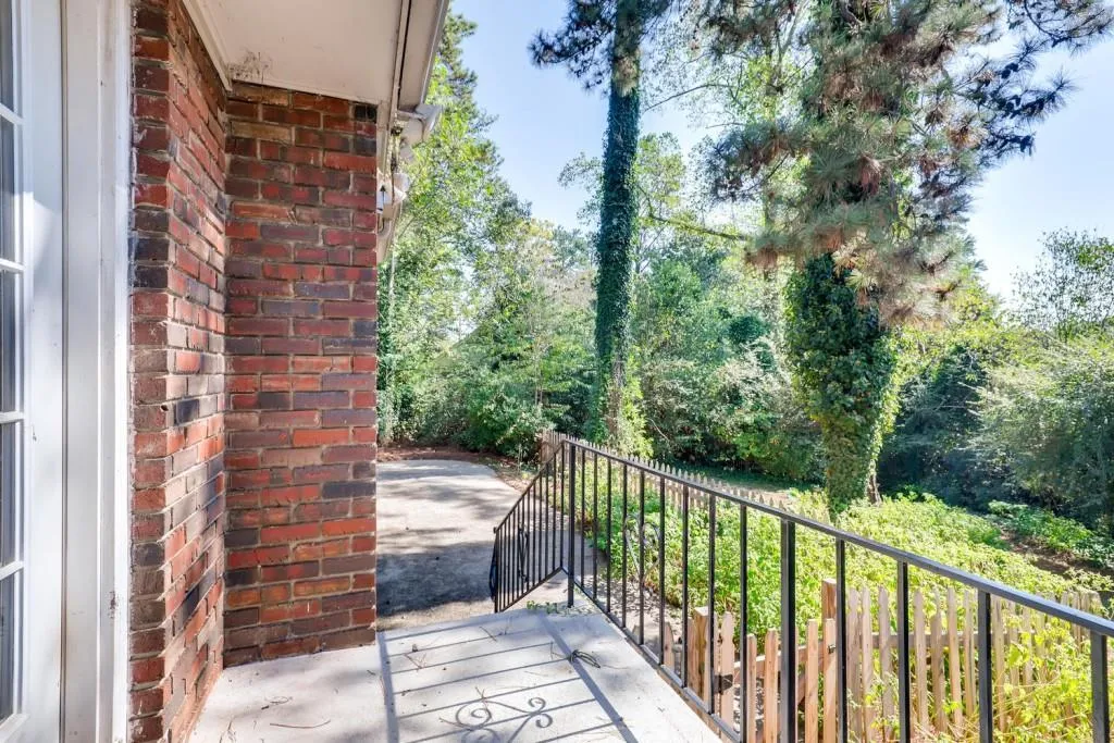 6635 Brandon Mill Road, Sandy Springs, Georgia 30328, 4 Bedrooms Bedrooms, ,3 BathroomsBathrooms,Residential,Sold,6635 Brandon Mill Road,6625544